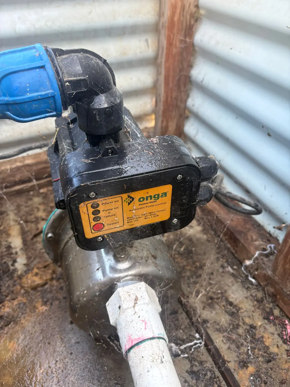 Outdoor water pump and valve connection